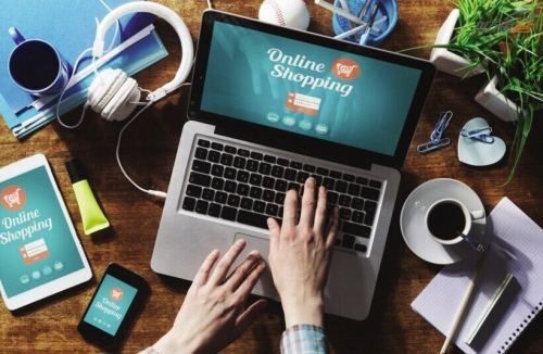 最后來說一個正能量的故事，一個關(guān)于兩代人理性消費理性投資的故事。