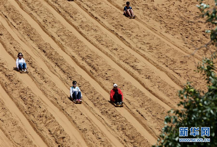 （寧夏60年）（7）寧夏中衛(wèi)：科學治沙顯成效